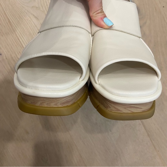 Sorel Cream and Blue Wedge Shoes - Picture 3 of 7